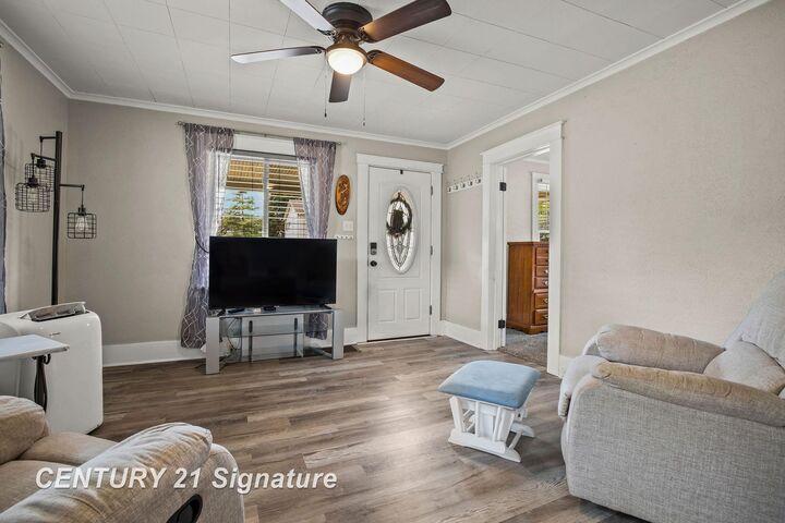 Property Photo: 1834 Allegan Street MI 48602