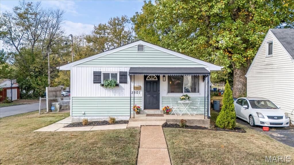 Property Photo:  3301 Suncrest Avenue  MO 63114 