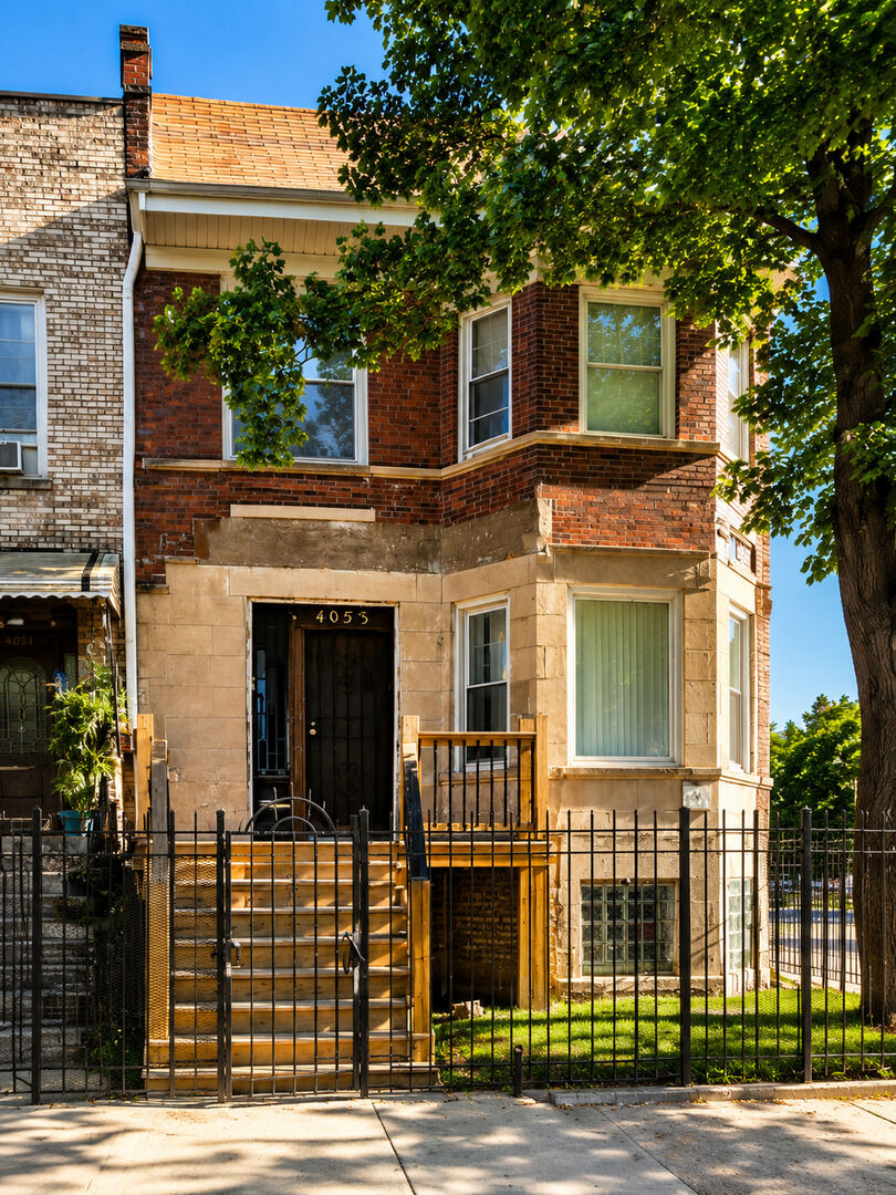 Property Photo: 4053 W Jackson Boulevard IL 60624
