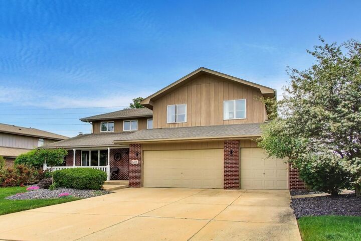 Property Photo:  8407 Brookside Glen Drive  IL 60487 