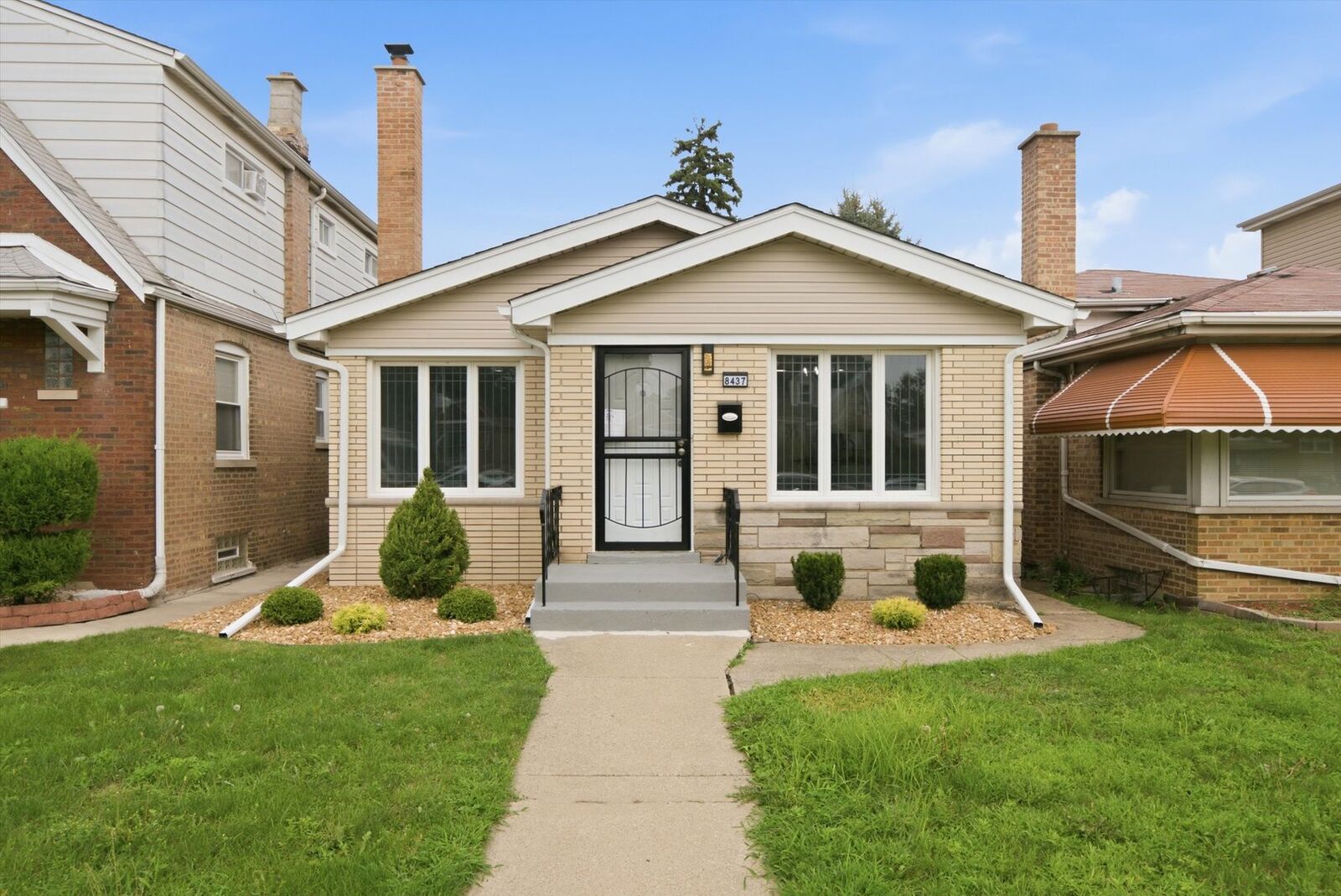 Property Photo:  8437 S King Drive  IL 60619 