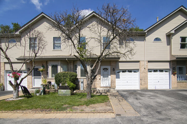 Property Photo:  8528 Thomas Charles Lane 8528  IL 60457 
