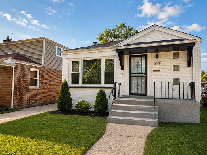 Property Photo: 12520 S Yale Avenue IL 60628