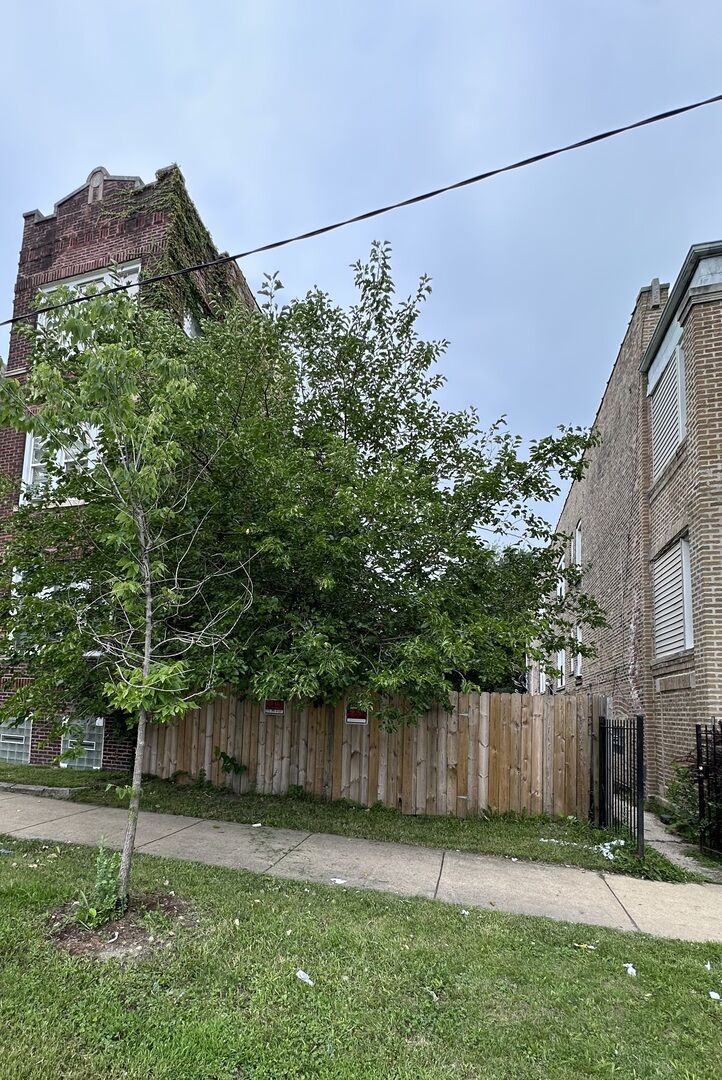 Property Photo:  1338 S Kedvale Avenue  IL 60623 
