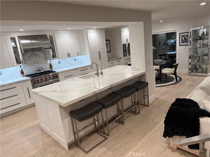 Property Photo:  526 Vista Grande  CA 92660 