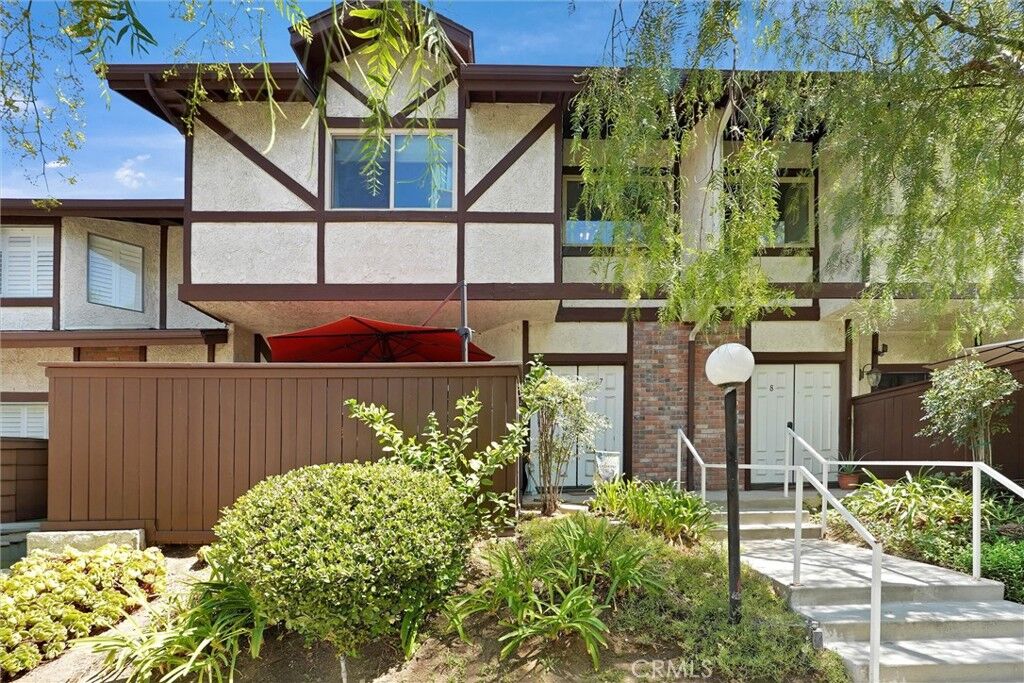 Property Photo:  10480 Sunland Boulevard 7  CA 91040 