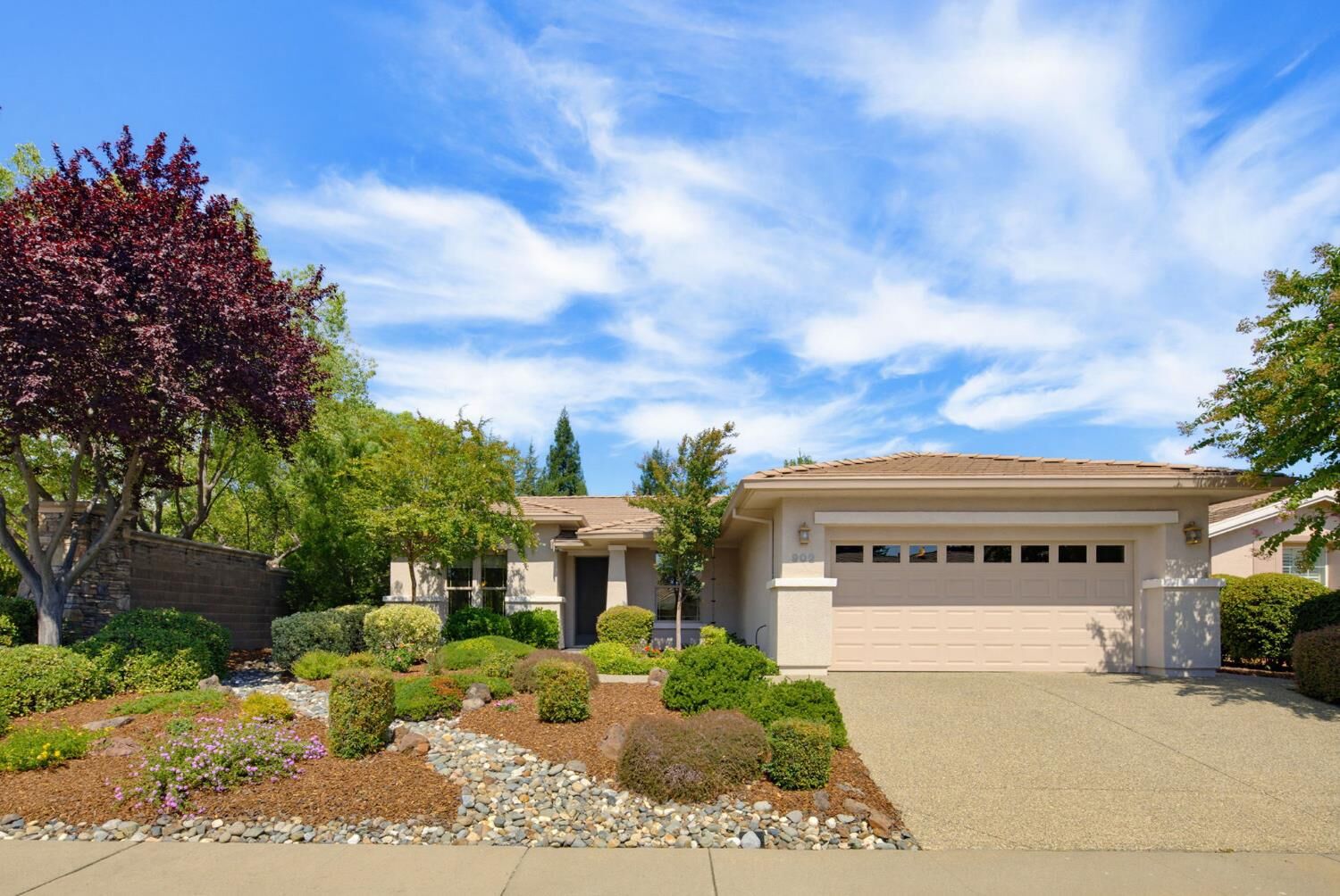 Property Photo:  902 Coachman Lane  CA 95648 