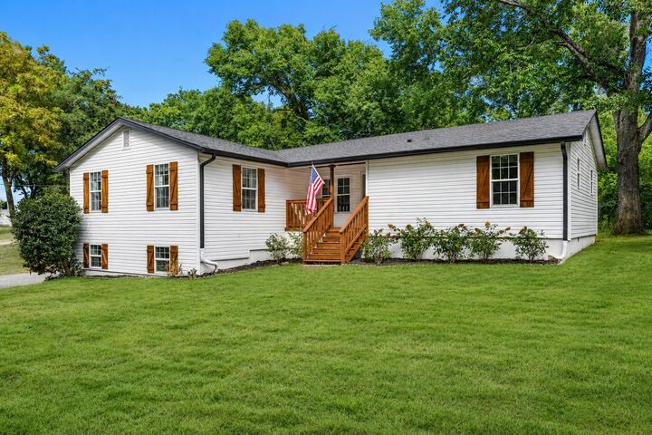 Property Photo: 2707 Jones Ave TN 37207