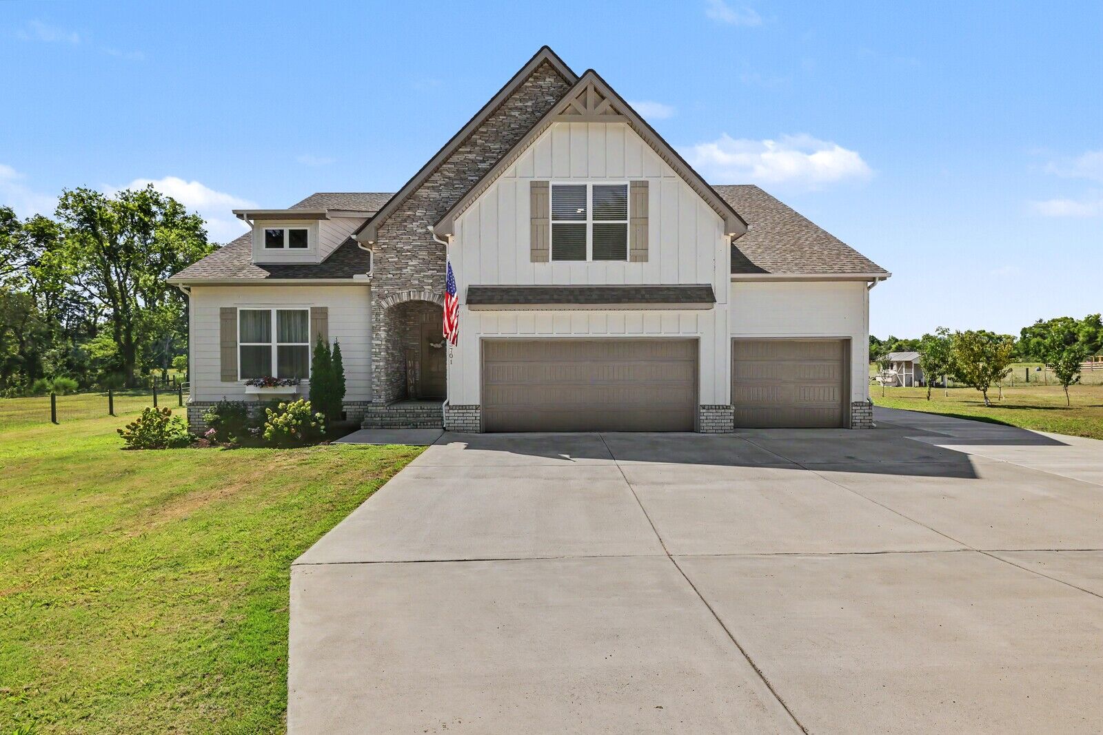 Property Photo: 3701 Rock Springs Midland Rd TN 37037