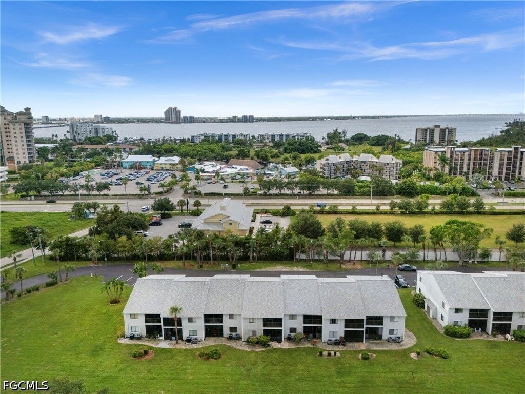 Property Photo: 1051 Palm Avenue 112 FL 33903