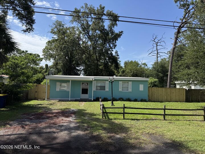 Property Photo: 1240 S Briarcliff Road S FL 32218
