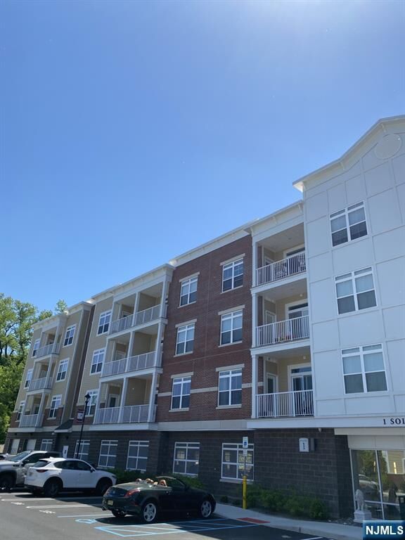 Property Photo:  5 Soldier Hill Road 313  NJ 07652 