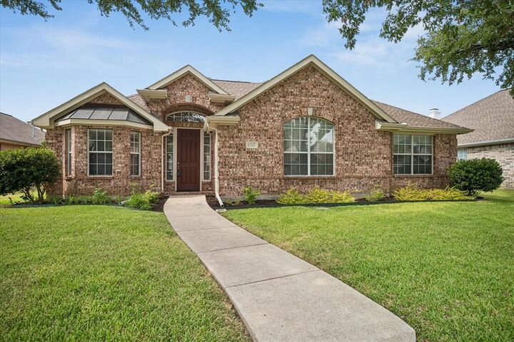 Property Photo: 1537 Bosque Drive TX 75010