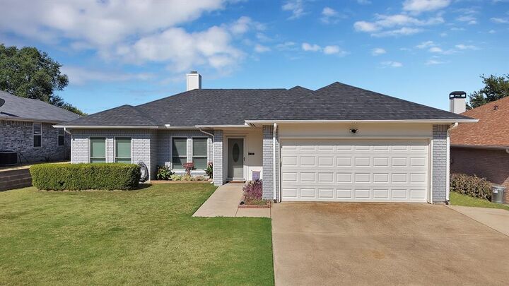 Property Photo:  4925 Saint Thomas Place  TX 76135 