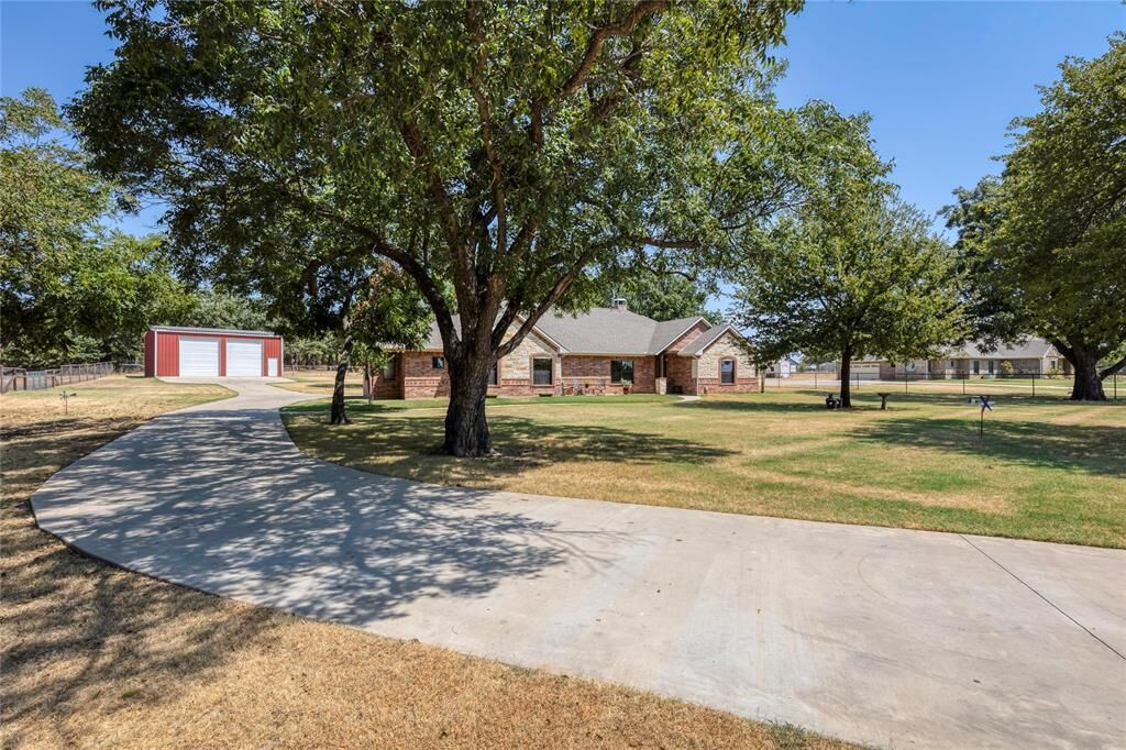 Property Photo:  448 County Road 3690  TX 76023 