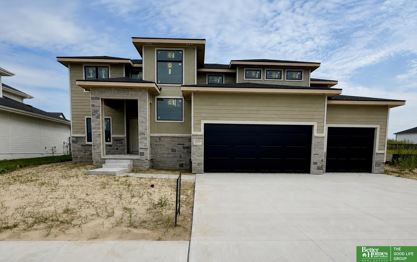 Property Photo:  5501 N 213th Street  NE 68022 