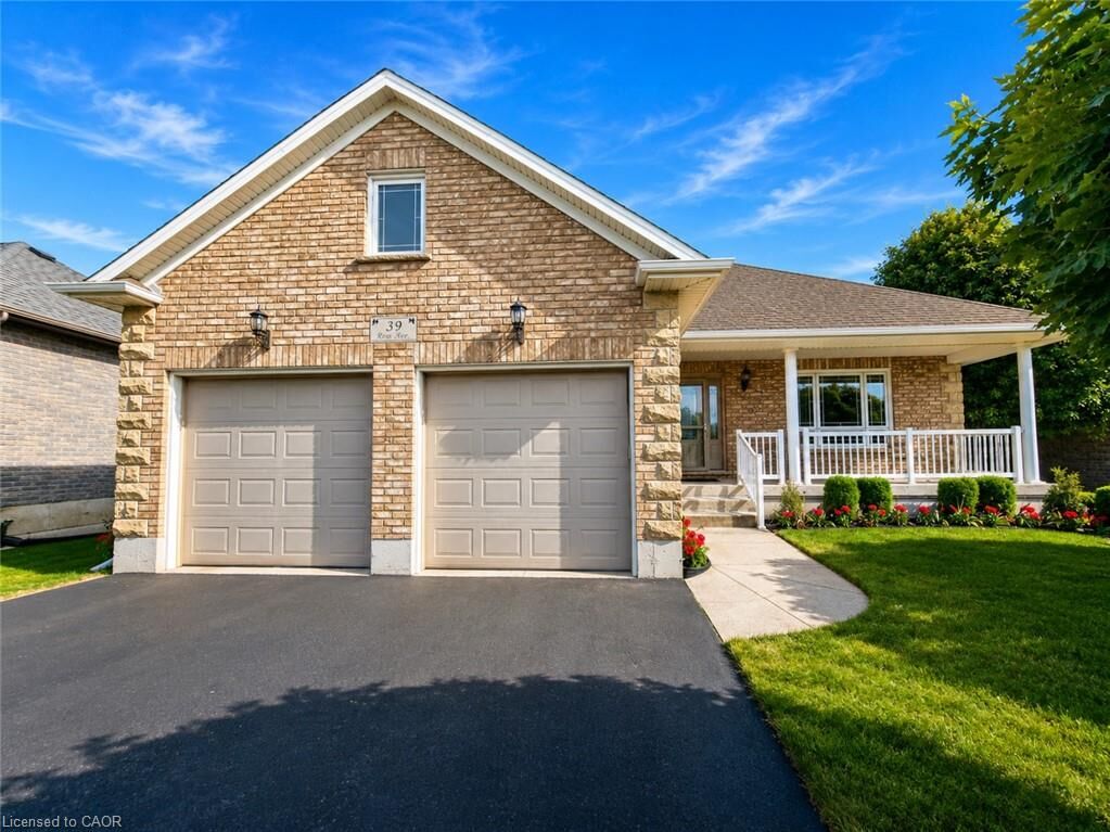 Property Photo: 39 Ross Avenue N ON N3Y 0B2