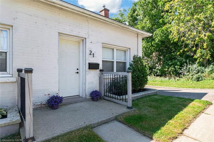 Property Photo:  21 Cedar Street  ON N1S 1T8 