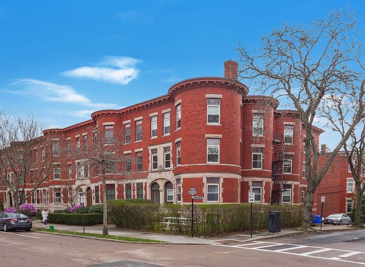 Property Photo: 1871 Beacon St 4A MA 02445