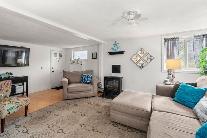 Property Photo:  26 Wallis Street 1  MA 01915 