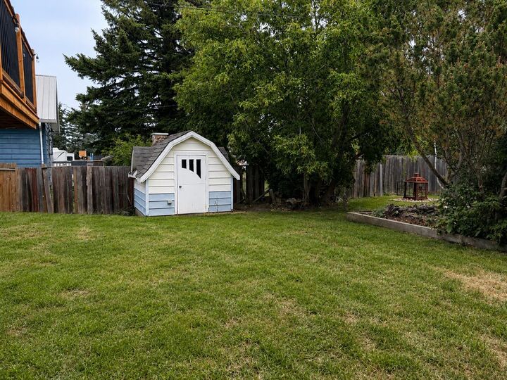 Property Photo: 107 Balaclava Street AB T0C 2S0