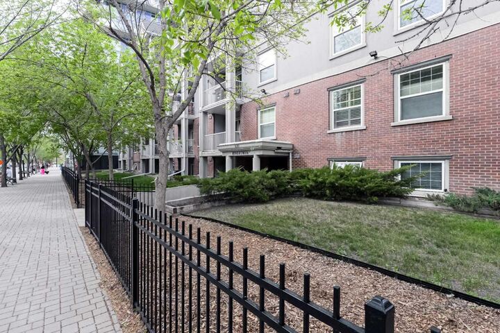 Property Photo: 630 8 Avenue SE 104 AB T2G 5T2