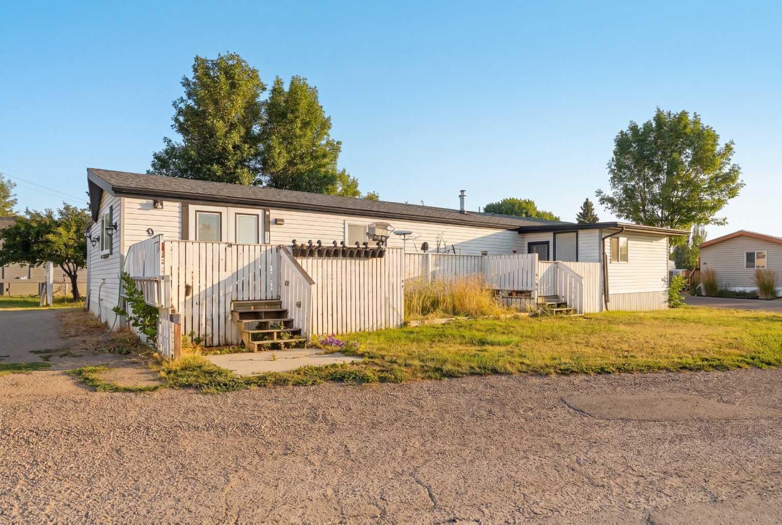 Property Photo:  5301 2 Street 12  AB T0L 0V0 