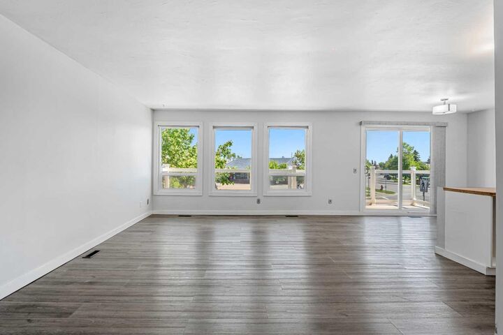 Property Photo: 6824 Temple Drive NE AB T1Y 4X8