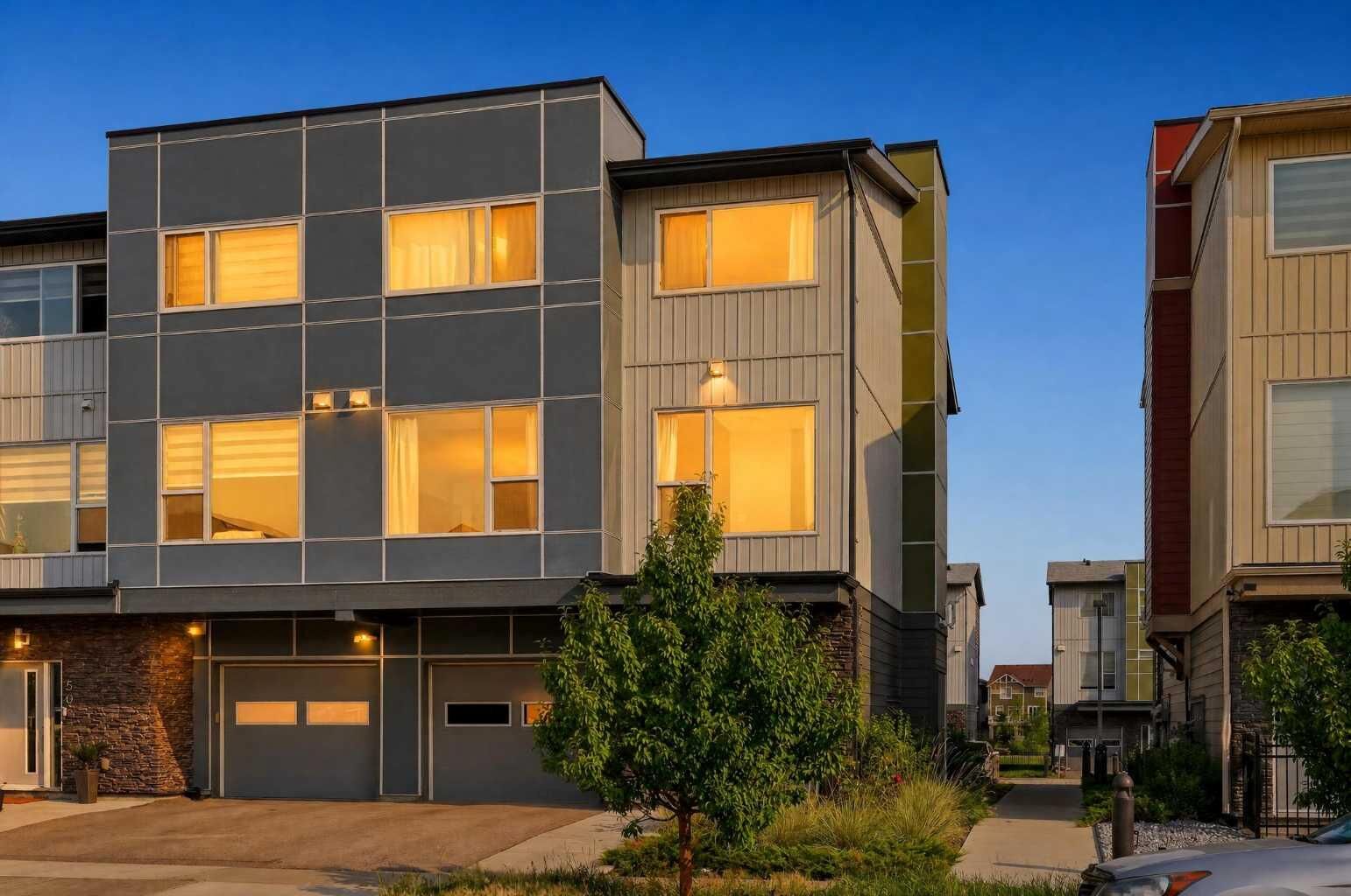 Property Photo:  52 Saddlestone Drive NE  AB T3J 0W4 