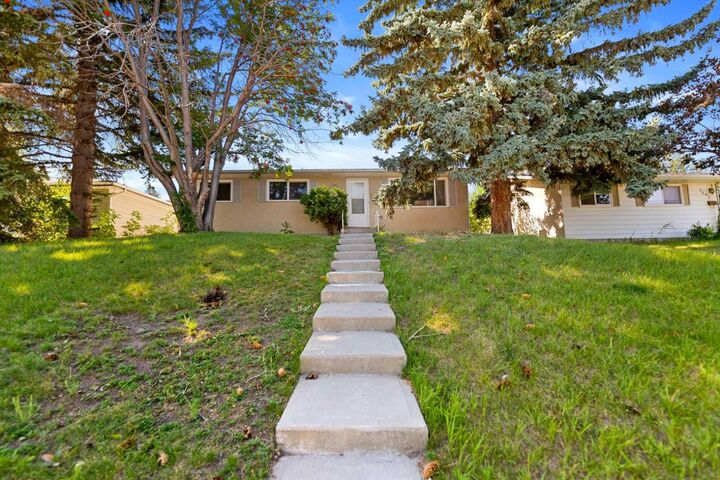 Property Photo: 7203 8 Street NW AB T2K 1G2