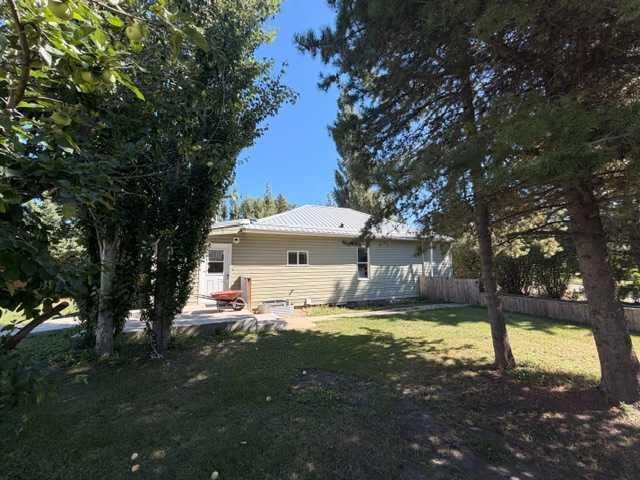Property Photo:  4714 50th Street  AB T0B 0H0 