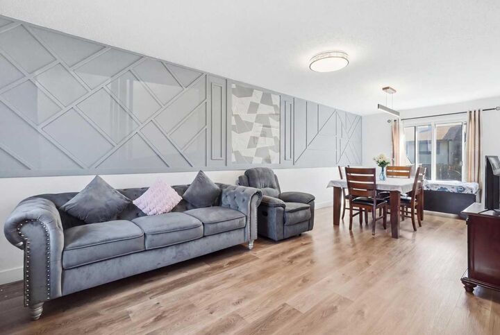 Property Photo: 40 Pinecliff Close AB T1Y 4N5