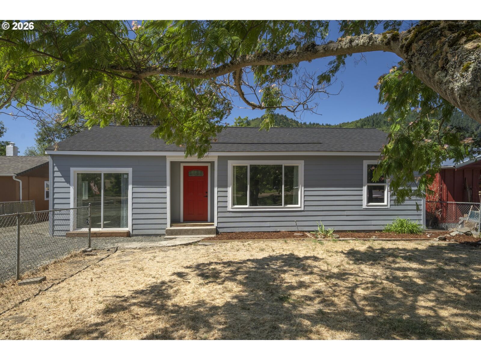 Property Photo:  912 S Main St  OR 97457 