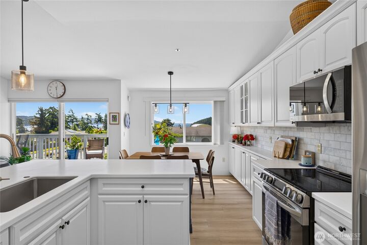 Property Photo: 1510 Skyline Way A-301 WA 98221