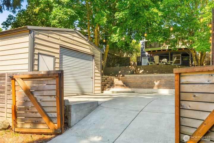 Property Photo:  10025  Ashworth Avenue N  WA 98133 