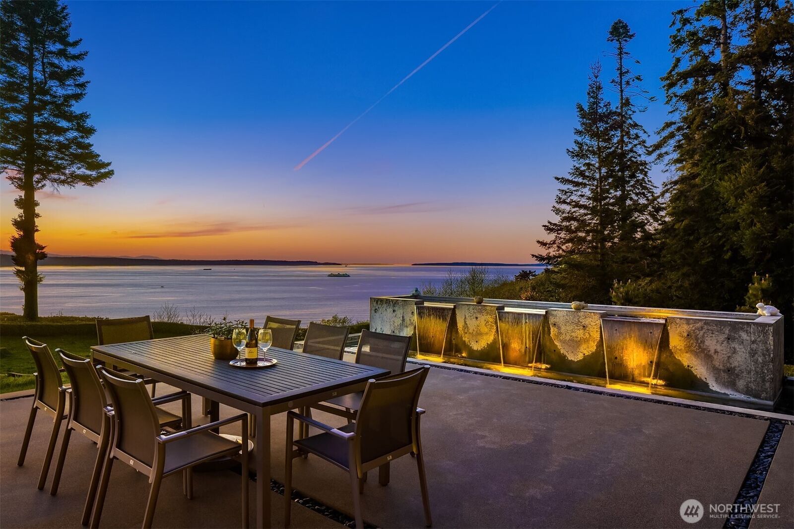 Property Photo:  22702  Dogwood Lane  WA 98020 