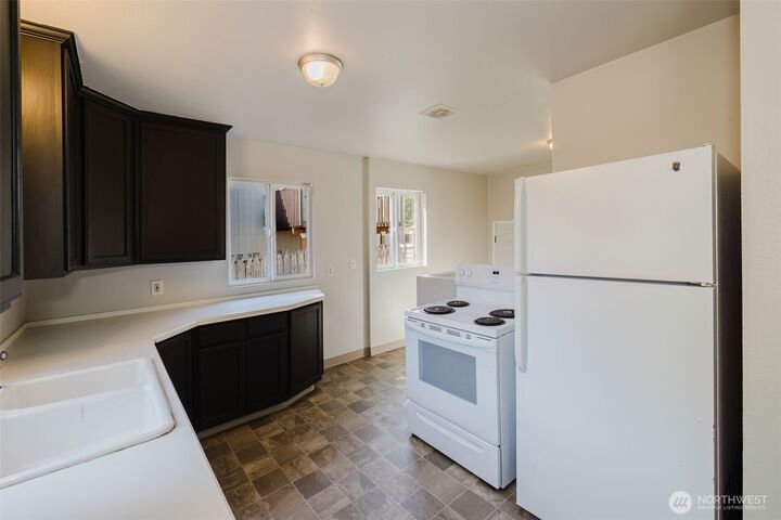 Property Photo:  1141  West Avenue  WA 98366 
