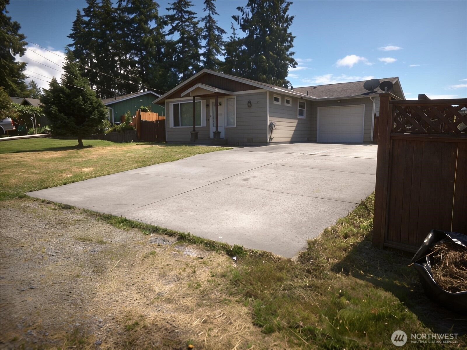 Property Photo:  2000 E Highland Avenue  WA 98273 