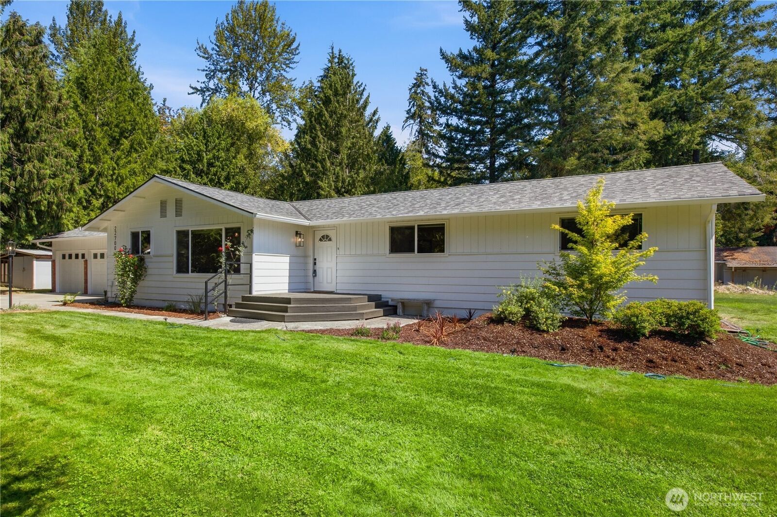 Property Photo:  22710  253rd Avenue SE  WA 98038 