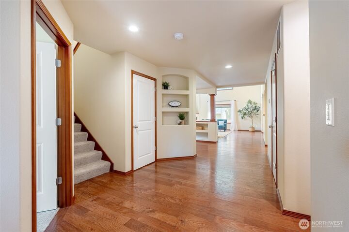 Property Photo: 328 Barry Loop WA 98274