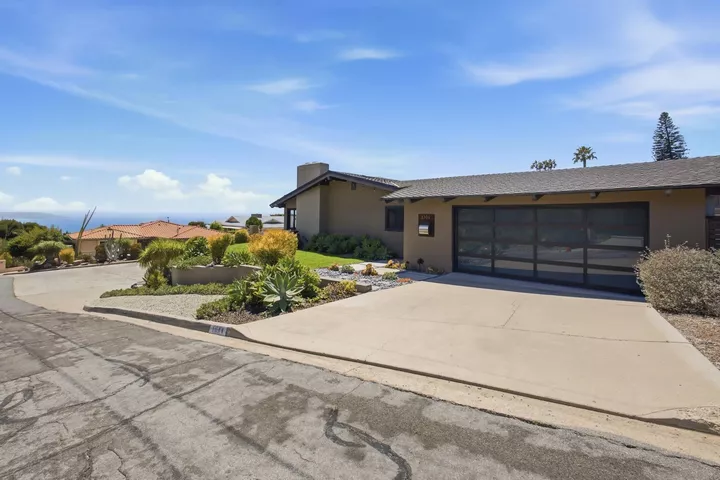 Property Photo:  1044 Avenida Amantea  CA 92037 