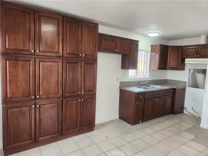 Property Photo: 2410 E 115th CA 90059