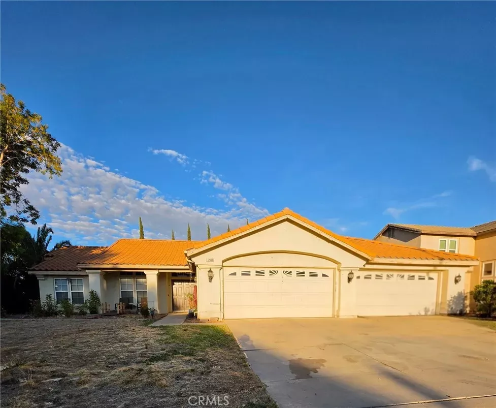 Property Photo:  12433 Via Posada  CA 92392 