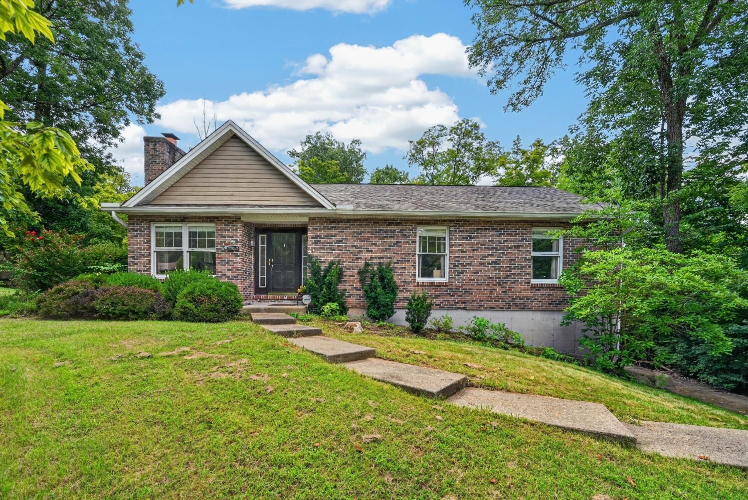 Property Photo:  1807 Fieldcrest Drive  IN 47025 