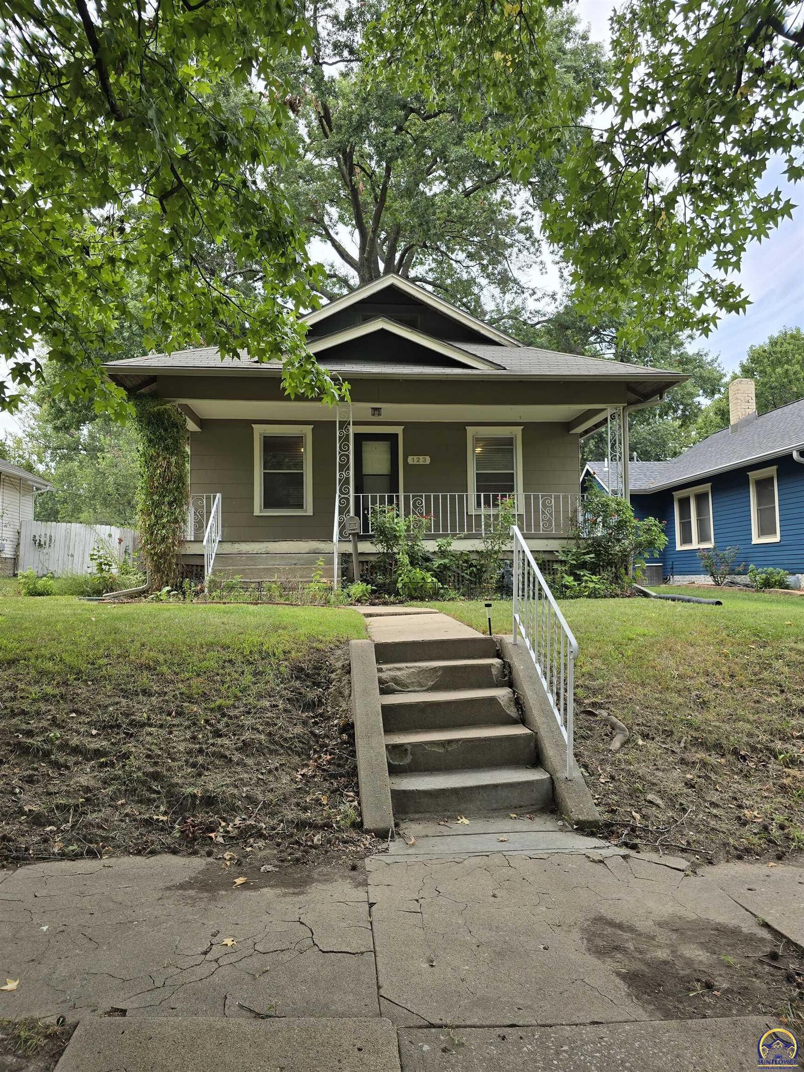 Property Photo:  123 SW Kendall Ave  KS 66606 