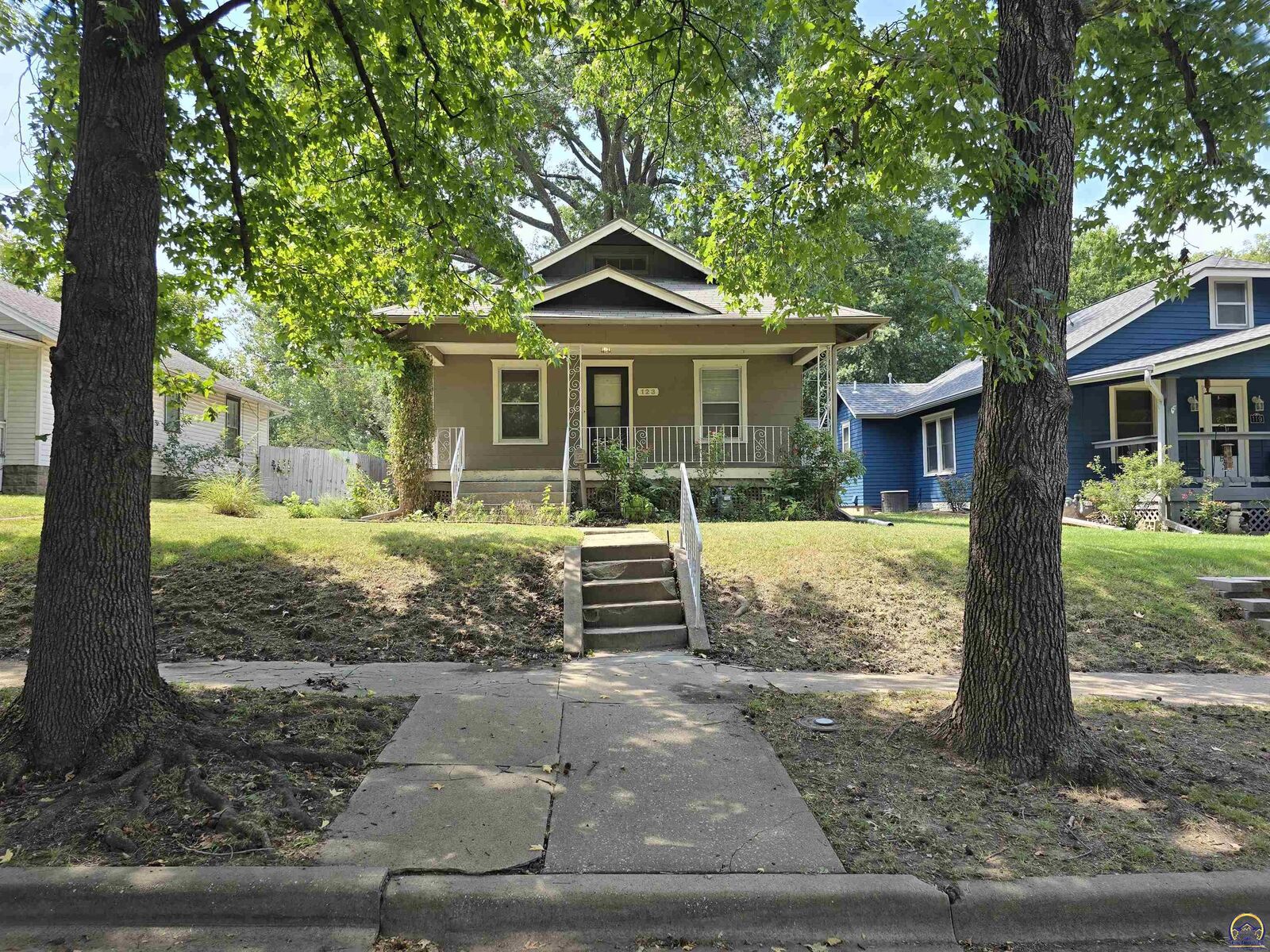 Property Photo: 123 SW Kendall Ave KS 66606