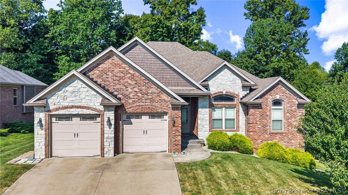 Property Photo:  1013 Heritage Way  IN 47124 