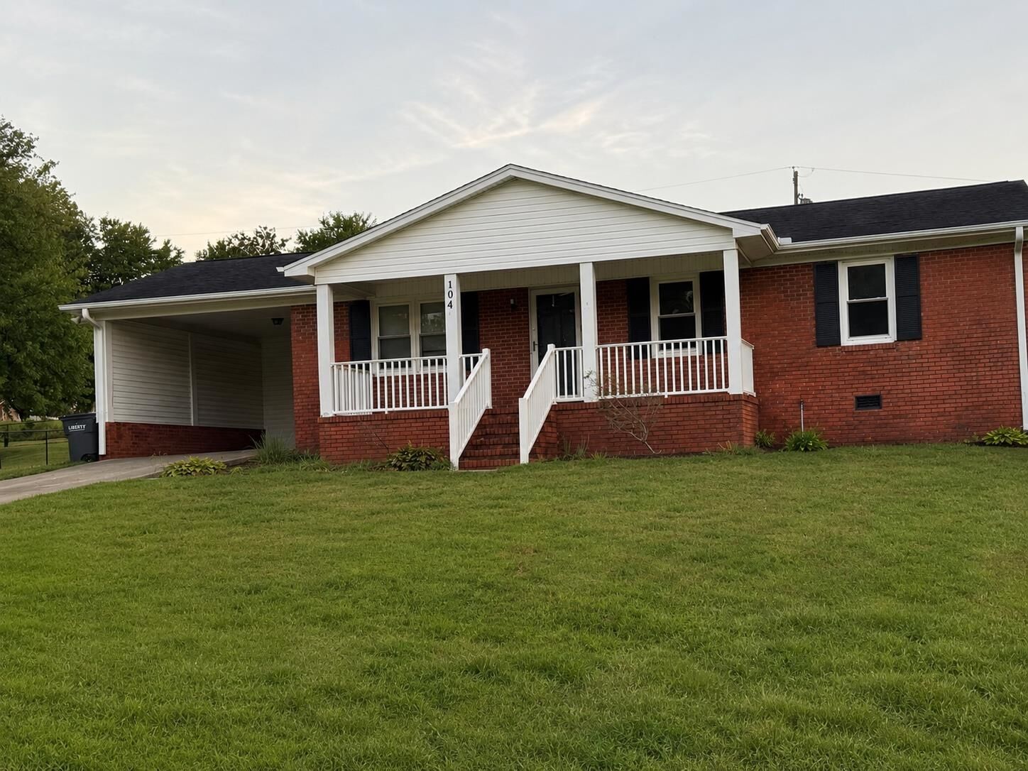 Property Photo:  104 Meadow Lane  SC 29657 