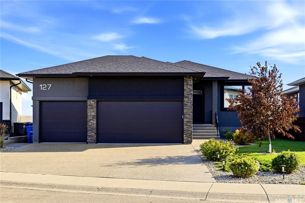 Property Photo:  127 Vestor Drive  SK S0G 3Z0 