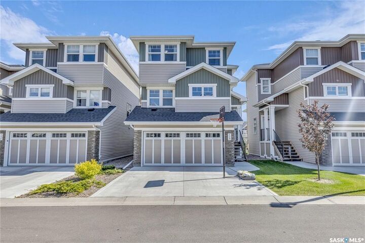 315 Dickson Crescent 128 — photo 1
